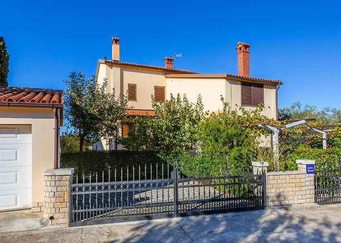 Maretic - Mali - Mpolo 아파트 메덜린